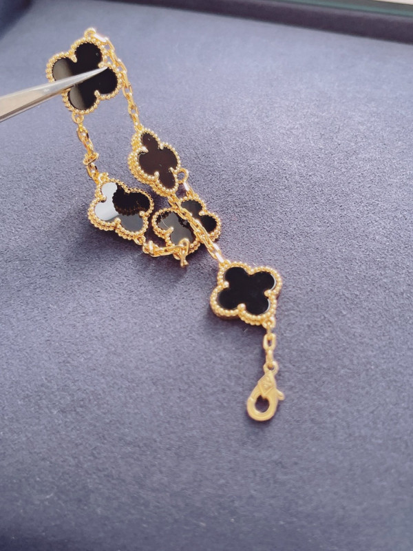 Van Cleef & Arpels Perlée BRACELET [C1MCH-090031] CELINE CHANEL ACCESSORIES LOEWE SHOES LOUIS VUITTON DIRO YSL OTHER BRAND HANDBAGS BALENCIAGA BOTTEGA VENETA GOYARD HERMES BURBERRY VALENTINO GUCCI FENDI MIUMIU CHLOE PRADA BVLGARI SUITCASE NEW ARRIVAL 