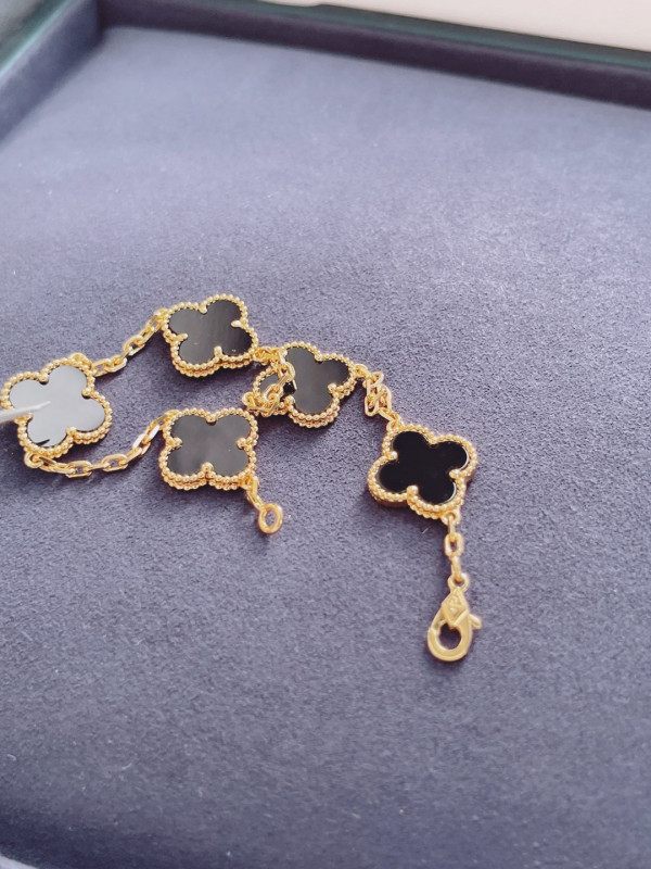 Van Cleef & Arpels Perlée BRACELET [C1MCH-090031] CELINE CHANEL ACCESSORIES LOEWE SHOES LOUIS VUITTON DIRO YSL OTHER BRAND HANDBAGS BALENCIAGA BOTTEGA VENETA GOYARD HERMES BURBERRY VALENTINO GUCCI FENDI MIUMIU CHLOE PRADA BVLGARI SUITCASE NEW ARRIVAL 