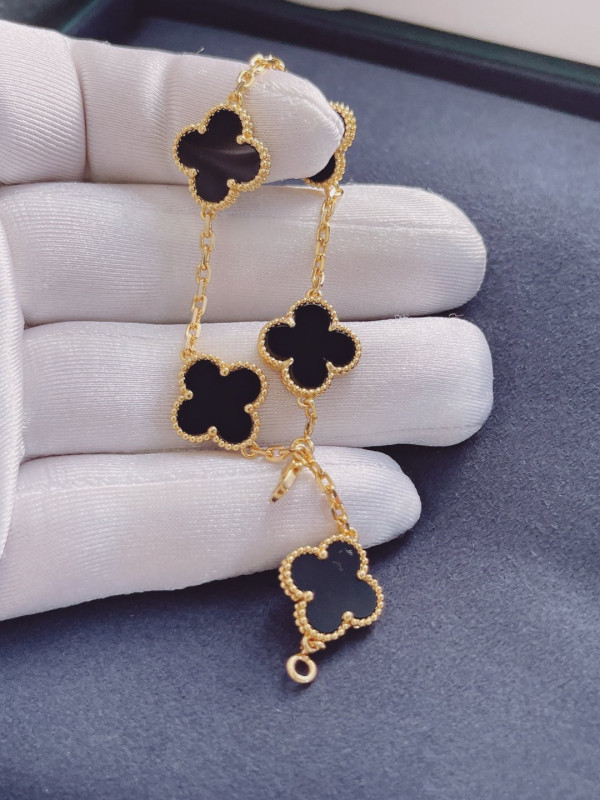 Van Cleef & Arpels Perlée BRACELET [C1MCH-090031] CELINE CHANEL ACCESSORIES LOEWE SHOES LOUIS VUITTON DIRO YSL OTHER BRAND HANDBAGS BALENCIAGA BOTTEGA VENETA GOYARD HERMES BURBERRY VALENTINO GUCCI FENDI MIUMIU CHLOE PRADA BVLGARI SUITCASE NEW ARRIVAL 