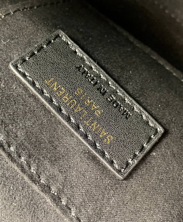 YSL SAC DE JOUR NANO IN SMOOTH LEATHER [C1MCB-031448] CELINE CHANEL ACCESSORIES LOEWE SHOES LOUIS VUITTON DIRO YSL OTHER BRAND HANDBAGS BALENCIAGA BOTTEGA VENETA GOYARD HERMES BURBERRY VALENTINO GUCCI FENDI MIUMIU CHLOE PRADA BVLGARI SUITCASE NEW ARRIVAL 