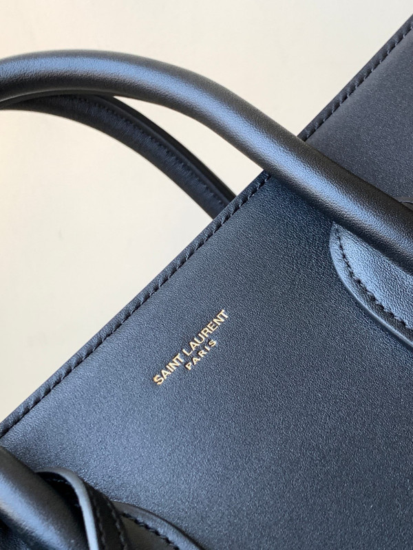 YSL SAC DE JOUR BABY IN SMOOTH LEATHER [C1MCB-030538] CELINE CHANEL ACCESSORIES LOEWE SHOES LOUIS VUITTON DIRO YSL OTHER BRAND HANDBAGS BALENCIAGA BOTTEGA VENETA GOYARD HERMES BURBERRY VALENTINO GUCCI FENDI MIUMIU CHLOE PRADA BVLGARI SUITCASE NEW ARRIVAL 