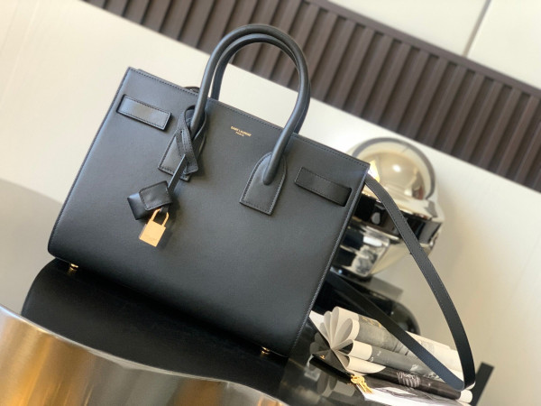YSL SAC DE JOUR BABY IN SMOOTH LEATHER [C1MCB-030538] CELINE CHANEL ACCESSORIES LOEWE SHOES LOUIS VUITTON DIRO YSL OTHER BRAND HANDBAGS BALENCIAGA BOTTEGA VENETA GOYARD HERMES BURBERRY VALENTINO GUCCI FENDI MIUMIU CHLOE PRADA BVLGARI SUITCASE NEW ARRIVAL 