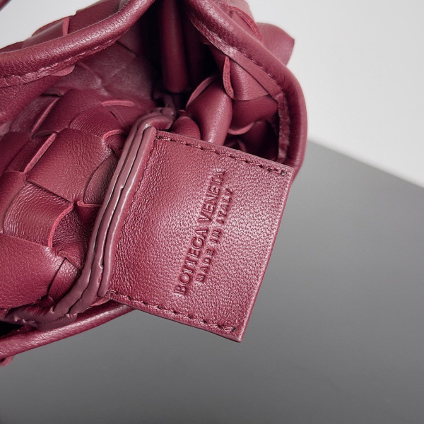 BOTTEGA VENETA MINI Sardine Top Handle Bag [C1MA7-025113] CELINE CHANEL ACCESSORIES LOEWE SHOES LOUIS VUITTON DIRO YSL OTHER BRAND HANDBAGS BALENCIAGA BOTTEGA VENETA GOYARD HERMES BURBERRY VALENTINO GUCCI FENDI MIUMIU CHLOE PRADA BVLGARI SUITCASE NEW ARRIVAL 