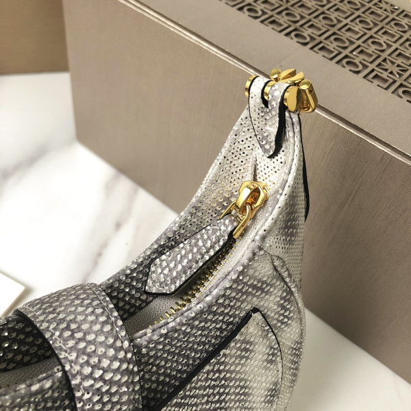 BVLGARI SMALL SERPENTI ELLIPSE SHOULDER BAG [C1MA6-082422] CELINE CHANEL ACCESSORIES LOEWE SHOES LOUIS VUITTON DIRO YSL OTHER BRAND HANDBAGS BALENCIAGA BOTTEGA VENETA GOYARD HERMES BURBERRY VALENTINO GUCCI FENDI MIUMIU CHLOE PRADA BVLGARI SUITCASE NEW ARRIVAL 