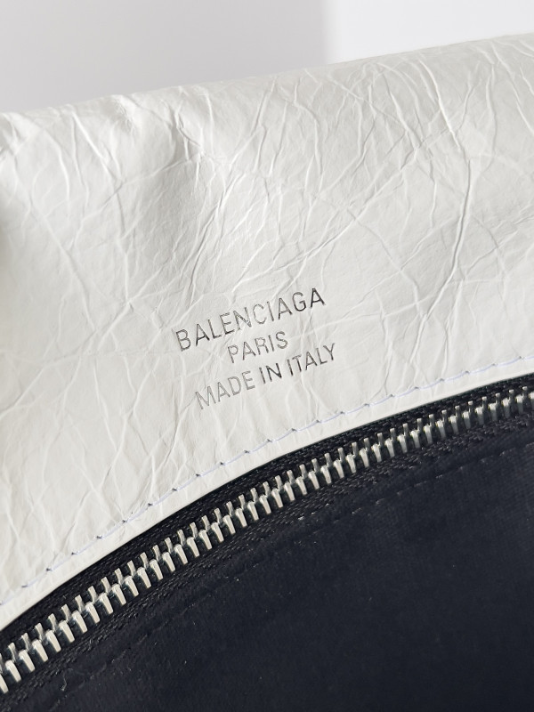 BALENCIAGA WOMEN'S BB SOFT LARGE FLAP BAG [C1MA6-081002] CELINE CHANEL ACCESSORIES LOEWE SHOES LOUIS VUITTON DIRO YSL OTHER BRAND HANDBAGS BALENCIAGA BOTTEGA VENETA GOYARD HERMES BURBERRY VALENTINO GUCCI FENDI MIUMIU CHLOE PRADA BVLGARI SUITCASE NEW ARRIVAL 
