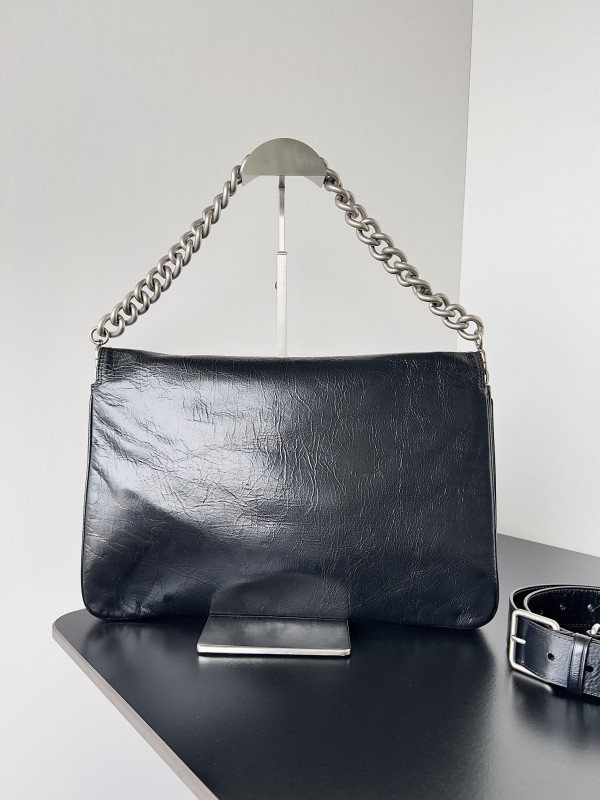 BALENCIAGA WOMEN'S BB SOFT LARGE FLAP BAG [C1MA6-080556] CELINE CHANEL ACCESSORIES LOEWE SHOES LOUIS VUITTON DIRO YSL OTHER BRAND HANDBAGS BALENCIAGA BOTTEGA VENETA GOYARD HERMES BURBERRY VALENTINO GUCCI FENDI MIUMIU CHLOE PRADA BVLGARI SUITCASE NEW ARRIVAL 