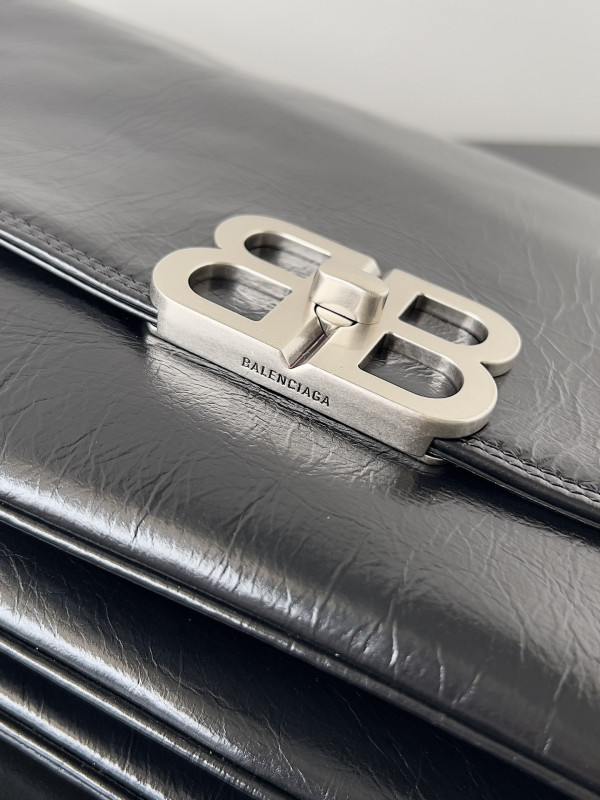 BALENCIAGA WOMEN'S BB SOFT LARGE FLAP BAG [C1MA6-080556] CELINE CHANEL ACCESSORIES LOEWE SHOES LOUIS VUITTON DIRO YSL OTHER BRAND HANDBAGS BALENCIAGA BOTTEGA VENETA GOYARD HERMES BURBERRY VALENTINO GUCCI FENDI MIUMIU CHLOE PRADA BVLGARI SUITCASE NEW ARRIVAL 