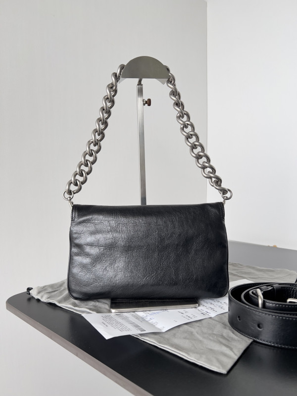 BALENCIAGA WOMEN'S BB SOFT SMALL FLAP BAG [C1MA6-080554] CELINE CHANEL ACCESSORIES LOEWE SHOES LOUIS VUITTON DIRO YSL OTHER BRAND HANDBAGS BALENCIAGA BOTTEGA VENETA GOYARD HERMES BURBERRY VALENTINO GUCCI FENDI MIUMIU CHLOE PRADA BVLGARI SUITCASE NEW ARRIVAL 