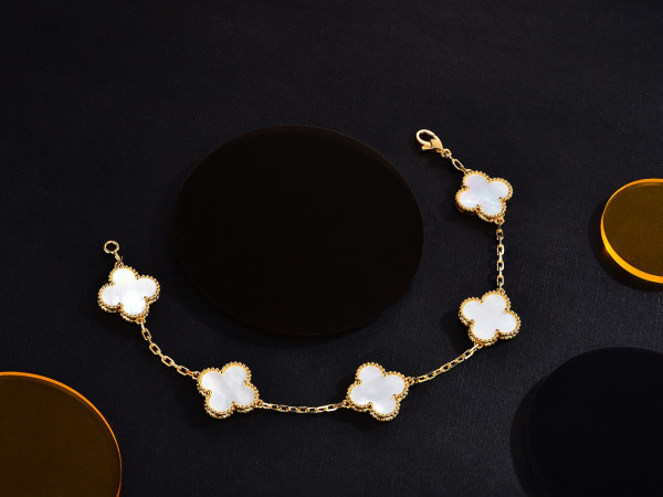 (image for) Van Cleef & Arpels Perlée BRACELET