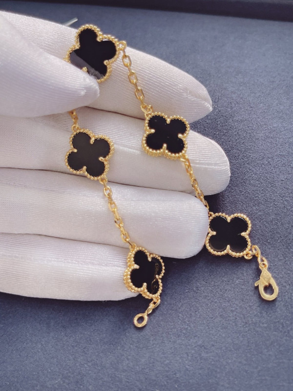 (image for) Van Cleef & Arpels Perlée BRACELET