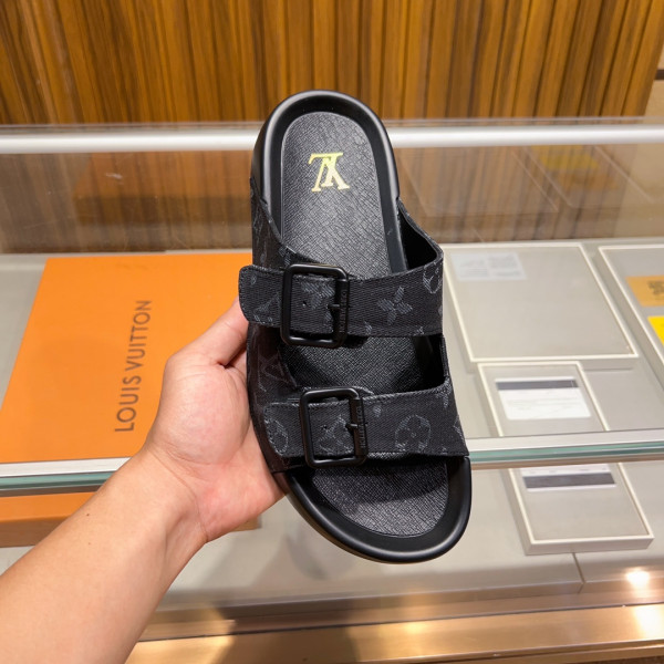 LOUIS VUITTON SLIPPERS [C1MA7-090121] CELINE CHANEL ACCESSORIES LOEWE SHOES LOUIS VUITTON DIRO YSL OTHER BRAND HANDBAGS BALENCIAGA BOTTEGA VENETA GOYARD HERMES BURBERRY VALENTINO GUCCI FENDI MIUMIU CHLOE PRADA BVLGARI SUITCASE NEW ARRIVAL 