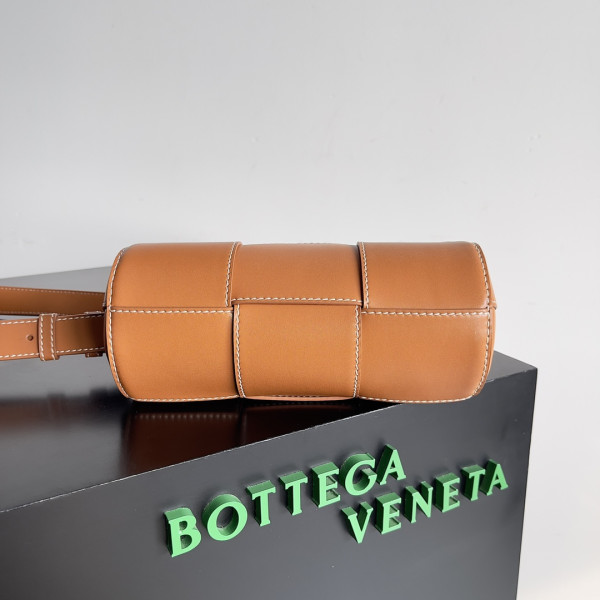 BOTTEGA VENETA Small Canette [741561VB1K08482] CELINE CHANEL ACCESSORIES LOEWE SHOES LOUIS VUITTON DIRO YSL OTHER BRAND HANDBAGS BALENCIAGA BOTTEGA VENETA GOYARD HERMES BURBERRY VALENTINO GUCCI FENDI MIUMIU CHLOE PRADA BVLGARI SUITCASE NEW ARRIVAL 