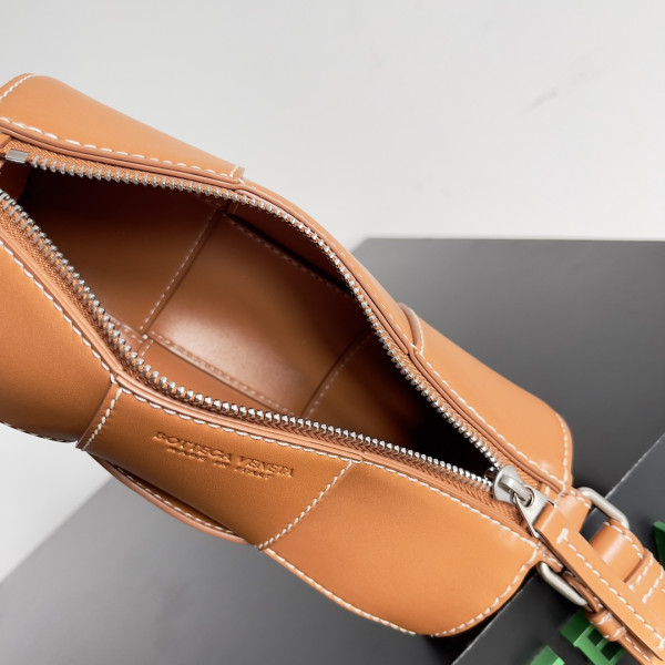 BOTTEGA VENETA Small Canette [741561VB1K08482] CELINE CHANEL ACCESSORIES LOEWE SHOES LOUIS VUITTON DIRO YSL OTHER BRAND HANDBAGS BALENCIAGA BOTTEGA VENETA GOYARD HERMES BURBERRY VALENTINO GUCCI FENDI MIUMIU CHLOE PRADA BVLGARI SUITCASE NEW ARRIVAL 