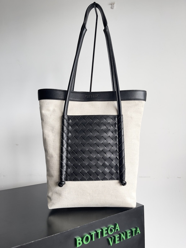 BOTTEGA VENETA Portello Tote [C1MA6-070305] CELINE CHANEL ACCESSORIES LOEWE SHOES LOUIS VUITTON DIRO YSL OTHER BRAND HANDBAGS BALENCIAGA BOTTEGA VENETA GOYARD HERMES BURBERRY VALENTINO GUCCI FENDI MIUMIU CHLOE PRADA BVLGARI SUITCASE NEW ARRIVAL 