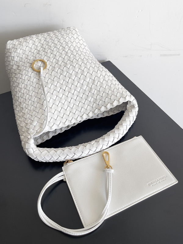 BOTTEGA VENETA SMALL ANDIAMO [C1MA6-065819] CELINE CHANEL ACCESSORIES LOEWE SHOES LOUIS VUITTON DIRO YSL OTHER BRAND HANDBAGS BALENCIAGA BOTTEGA VENETA GOYARD HERMES BURBERRY VALENTINO GUCCI FENDI MIUMIU CHLOE PRADA BVLGARI SUITCASE NEW ARRIVAL 