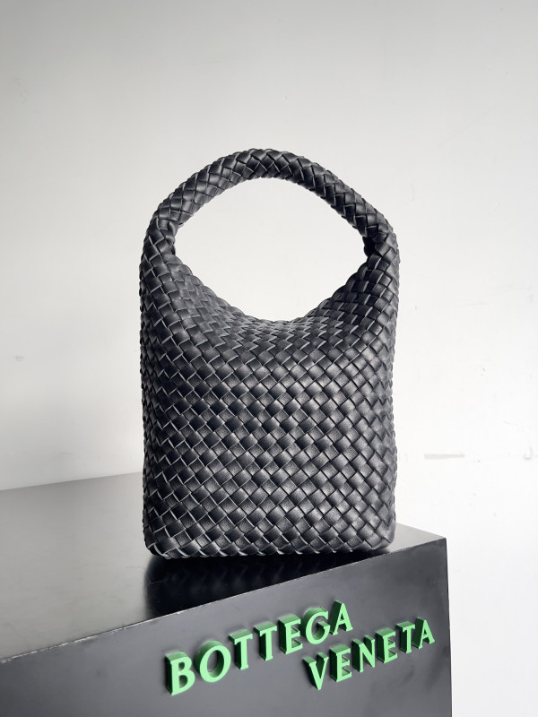 BOTTEGA VENETA SMALL ANDIAMO [C1MA6-065343] CELINE CHANEL ACCESSORIES LOEWE SHOES LOUIS VUITTON DIRO YSL OTHER BRAND HANDBAGS BALENCIAGA BOTTEGA VENETA GOYARD HERMES BURBERRY VALENTINO GUCCI FENDI MIUMIU CHLOE PRADA BVLGARI SUITCASE NEW ARRIVAL 
