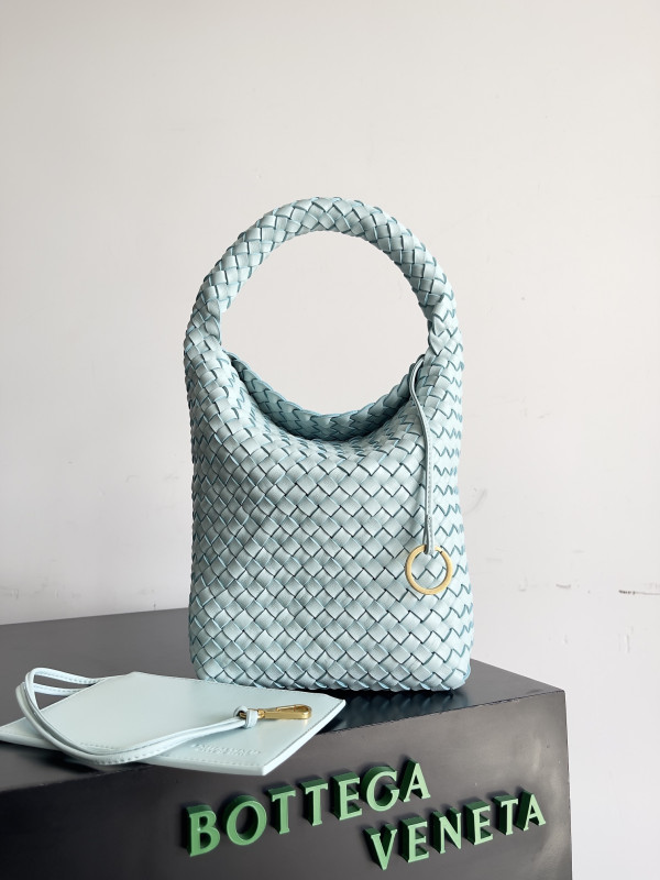 BOTTEGA VENETA SMALL ANDIAMO [753172V1OW03902] CELINE CHANEL ACCESSORIES LOEWE SHOES LOUIS VUITTON DIRO YSL OTHER BRAND HANDBAGS BALENCIAGA BOTTEGA VENETA GOYARD HERMES BURBERRY VALENTINO GUCCI FENDI MIUMIU CHLOE PRADA BVLGARI SUITCASE NEW ARRIVAL 
