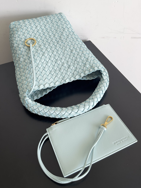 BOTTEGA VENETA SMALL ANDIAMO [753172V1OW03902] CELINE CHANEL ACCESSORIES LOEWE SHOES LOUIS VUITTON DIRO YSL OTHER BRAND HANDBAGS BALENCIAGA BOTTEGA VENETA GOYARD HERMES BURBERRY VALENTINO GUCCI FENDI MIUMIU CHLOE PRADA BVLGARI SUITCASE NEW ARRIVAL 