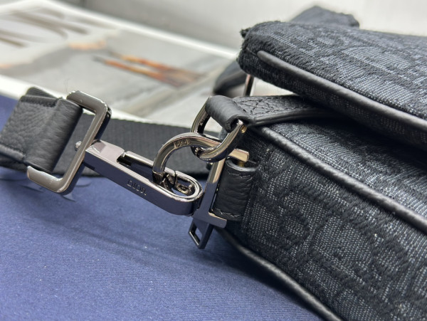 Diro Saddle Triple Pouch [C1MA5-072015] CELINE CHANEL ACCESSORIES LOEWE SHOES LOUIS VUITTON DIRO YSL OTHER BRAND HANDBAGS BALENCIAGA BOTTEGA VENETA GOYARD HERMES BURBERRY VALENTINO GUCCI FENDI MIUMIU CHLOE PRADA BVLGARI SUITCASE NEW ARRIVAL 