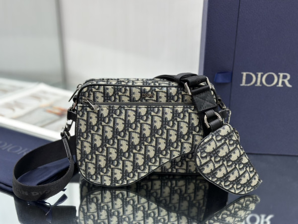 Diro Saddle Triple Pouch [1ADPO276YKY_H27E] CELINE CHANEL ACCESSORIES LOEWE SHOES LOUIS VUITTON DIRO YSL OTHER BRAND HANDBAGS BALENCIAGA BOTTEGA VENETA GOYARD HERMES BURBERRY VALENTINO GUCCI FENDI MIUMIU CHLOE PRADA BVLGARI SUITCASE NEW ARRIVAL 