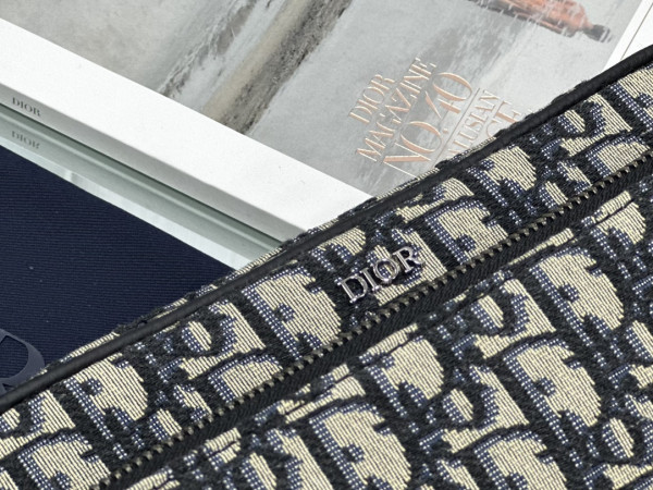 Diro Saddle Triple Pouch [1ADPO276YKY_H27E] CELINE CHANEL ACCESSORIES LOEWE SHOES LOUIS VUITTON DIRO YSL OTHER BRAND HANDBAGS BALENCIAGA BOTTEGA VENETA GOYARD HERMES BURBERRY VALENTINO GUCCI FENDI MIUMIU CHLOE PRADA BVLGARI SUITCASE NEW ARRIVAL 