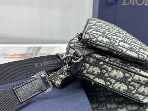 Diro Saddle Triple Pouch [1ADPO276YKY_H27E] CELINE CHANEL ACCESSORIES LOEWE SHOES LOUIS VUITTON DIRO YSL OTHER BRAND HANDBAGS BALENCIAGA BOTTEGA VENETA GOYARD HERMES BURBERRY VALENTINO GUCCI FENDI MIUMIU CHLOE PRADA BVLGARI SUITCASE NEW ARRIVAL 
