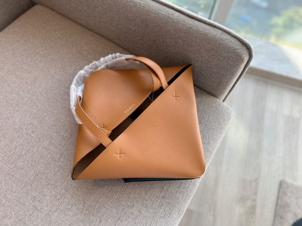 Lowee Puzzle Fold Tote in shiny calfskin [C1MA2-085531] CELINE CHANEL ACCESSORIES LOEWE SHOES LOUIS VUITTON DIRO YSL OTHER BRAND HANDBAGS BALENCIAGA BOTTEGA VENETA GOYARD HERMES BURBERRY VALENTINO GUCCI FENDI MIUMIU CHLOE PRADA BVLGARI SUITCASE NEW ARRIVAL 