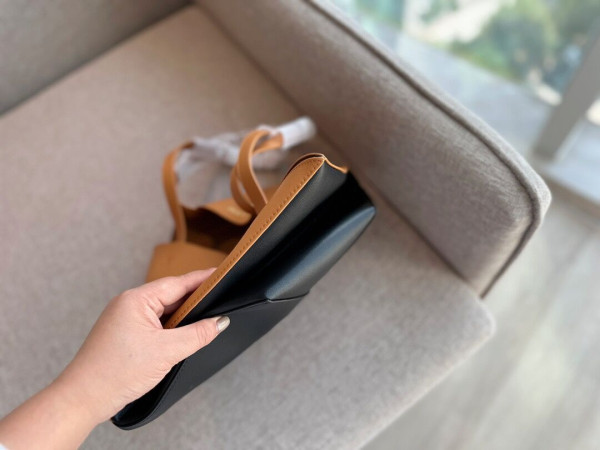 Lowee Puzzle Fold Tote in shiny calfskin [C1MA2-085531] CELINE CHANEL ACCESSORIES LOEWE SHOES LOUIS VUITTON DIRO YSL OTHER BRAND HANDBAGS BALENCIAGA BOTTEGA VENETA GOYARD HERMES BURBERRY VALENTINO GUCCI FENDI MIUMIU CHLOE PRADA BVLGARI SUITCASE NEW ARRIVAL 