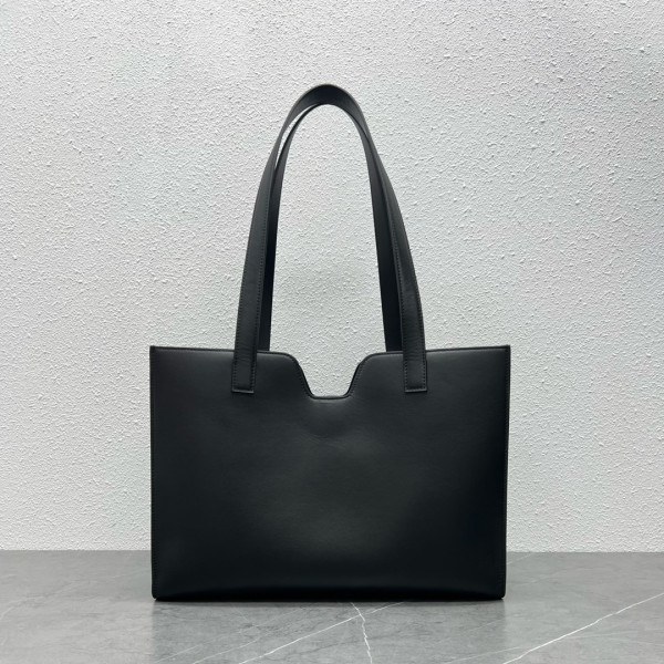 CELIN* CABAS 16 IN SMOOTH CALFSKIN [112583EZU.38NO] CELINE CHANEL ACCESSORIES LOEWE SHOES LOUIS VUITTON DIRO YSL OTHER BRAND HANDBAGS BALENCIAGA BOTTEGA VENETA GOYARD HERMES BURBERRY VALENTINO GUCCI FENDI MIUMIU CHLOE PRADA BVLGARI SUITCASE NEW ARRIVAL 
