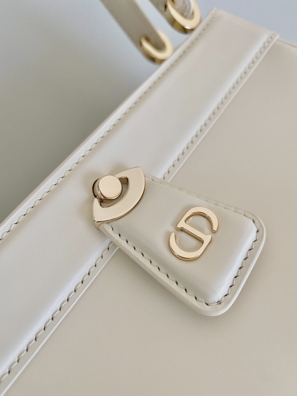 DIRO KEY BAG [C1MA1-034202] CELINE CHANEL ACCESSORIES LOEWE SHOES LOUIS VUITTON DIRO YSL OTHER BRAND HANDBAGS BALENCIAGA BOTTEGA VENETA GOYARD HERMES BURBERRY VALENTINO GUCCI FENDI MIUMIU CHLOE PRADA BVLGARI SUITCASE NEW ARRIVAL 