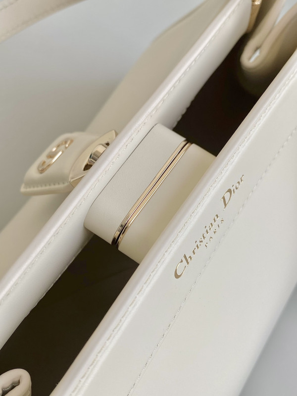 DIRO KEY BAG [C1MA1-034202] CELINE CHANEL ACCESSORIES LOEWE SHOES LOUIS VUITTON DIRO YSL OTHER BRAND HANDBAGS BALENCIAGA BOTTEGA VENETA GOYARD HERMES BURBERRY VALENTINO GUCCI FENDI MIUMIU CHLOE PRADA BVLGARI SUITCASE NEW ARRIVAL 