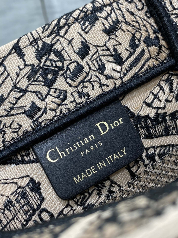 SMALL DIRO BOOK TOTE-26.5*21*14CM [C1MA0-093528] CELINE CHANEL ACCESSORIES LOEWE SHOES LOUIS VUITTON DIRO YSL OTHER BRAND HANDBAGS BALENCIAGA BOTTEGA VENETA GOYARD HERMES BURBERRY VALENTINO GUCCI FENDI MIUMIU CHLOE PRADA BVLGARI SUITCASE NEW ARRIVAL 