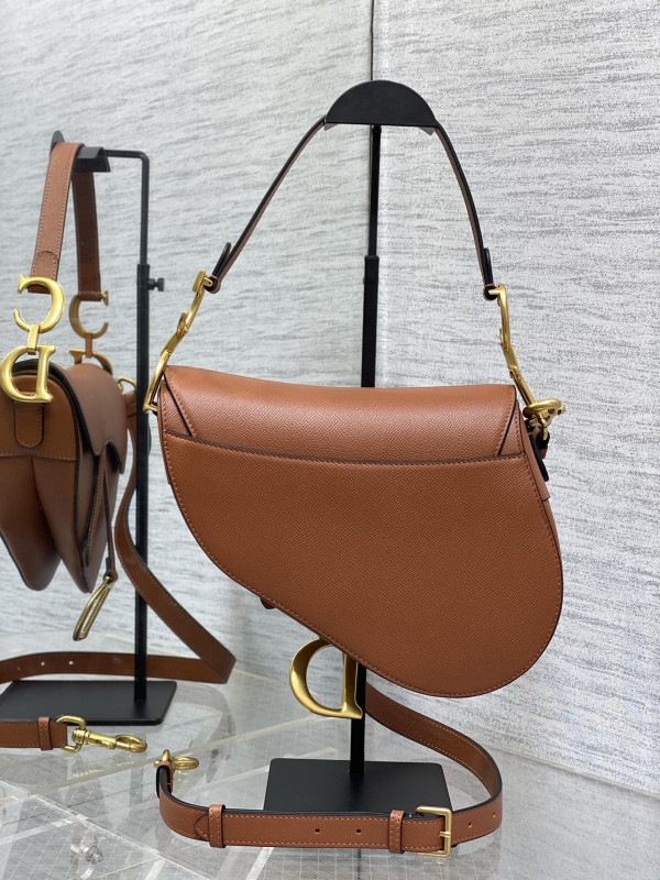 Diro Saddle Bag [C1MA0-083557] CELINE CHANEL ACCESSORIES LOEWE SHOES LOUIS VUITTON DIRO YSL OTHER BRAND HANDBAGS BALENCIAGA BOTTEGA VENETA GOYARD HERMES BURBERRY VALENTINO GUCCI FENDI MIUMIU CHLOE PRADA BVLGARI SUITCASE NEW ARRIVAL 