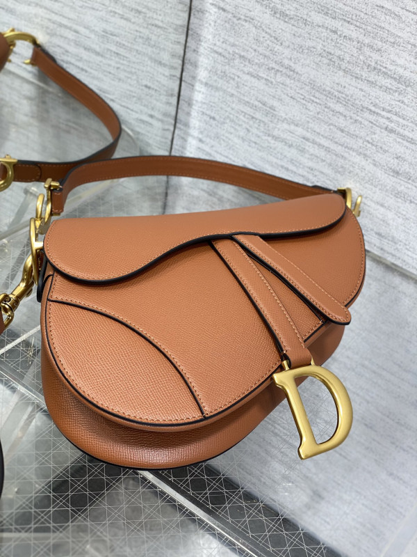 Diro Saddle Bag [C1MA0-083557] CELINE CHANEL ACCESSORIES LOEWE SHOES LOUIS VUITTON DIRO YSL OTHER BRAND HANDBAGS BALENCIAGA BOTTEGA VENETA GOYARD HERMES BURBERRY VALENTINO GUCCI FENDI MIUMIU CHLOE PRADA BVLGARI SUITCASE NEW ARRIVAL 