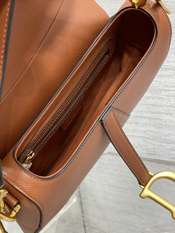 Diro Saddle Bag [C1MA0-083557] CELINE CHANEL ACCESSORIES LOEWE SHOES LOUIS VUITTON DIRO YSL OTHER BRAND HANDBAGS BALENCIAGA BOTTEGA VENETA GOYARD HERMES BURBERRY VALENTINO GUCCI FENDI MIUMIU CHLOE PRADA BVLGARI SUITCASE NEW ARRIVAL 