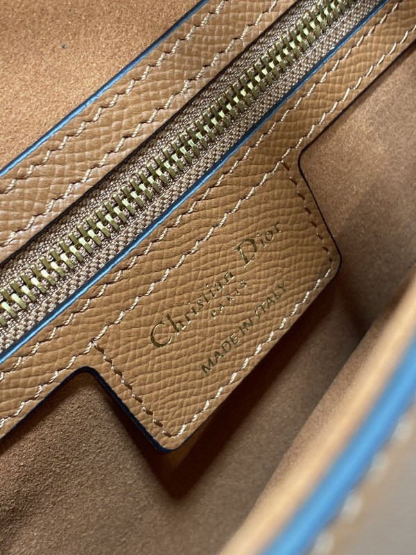 Diro Saddle Bag [C1MA0-083557] CELINE CHANEL ACCESSORIES LOEWE SHOES LOUIS VUITTON DIRO YSL OTHER BRAND HANDBAGS BALENCIAGA BOTTEGA VENETA GOYARD HERMES BURBERRY VALENTINO GUCCI FENDI MIUMIU CHLOE PRADA BVLGARI SUITCASE NEW ARRIVAL 