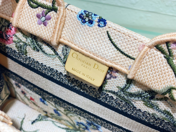 SMALL DIRO BOOK TOTE-26.5*21*14CM [C1MA0-035113] CELINE CHANEL ACCESSORIES LOEWE SHOES LOUIS VUITTON DIRO YSL OTHER BRAND HANDBAGS BALENCIAGA BOTTEGA VENETA GOYARD HERMES BURBERRY VALENTINO GUCCI FENDI MIUMIU CHLOE PRADA BVLGARI SUITCASE NEW ARRIVAL 