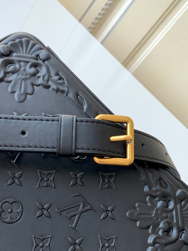 LOUIS VUITTON MINI SOFT TRUNK [M21833-1] CELINE CHANEL ACCESSORIES LOEWE SHOES LOUIS VUITTON DIRO YSL OTHER BRAND HANDBAGS BALENCIAGA BOTTEGA VENETA GOYARD HERMES BURBERRY VALENTINO GUCCI FENDI MIUMIU CHLOE PRADA BVLGARI SUITCASE NEW ARRIVAL 