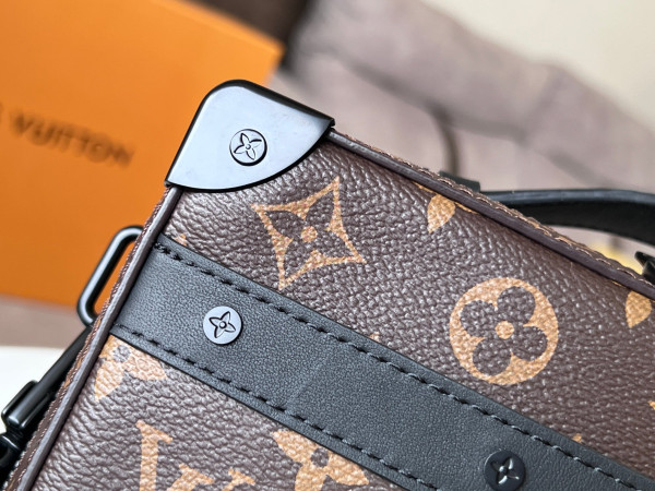 LOUIS VUITTON HANDLE SOFT TRUNK [M45935] CELINE CHANEL ACCESSORIES LOEWE SHOES LOUIS VUITTON DIRO YSL OTHER BRAND HANDBAGS BALENCIAGA BOTTEGA VENETA GOYARD HERMES BURBERRY VALENTINO GUCCI FENDI MIUMIU CHLOE PRADA BVLGARI SUITCASE NEW ARRIVAL 