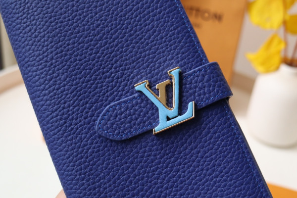 LOUIS VUITTON VERTICAL WALLET [M82441] CELINE CHANEL ACCESSORIES LOEWE SHOES LOUIS VUITTON DIRO YSL OTHER BRAND HANDBAGS BALENCIAGA BOTTEGA VENETA GOYARD HERMES BURBERRY VALENTINO GUCCI FENDI MIUMIU CHLOE PRADA BVLGARI SUITCASE NEW ARRIVAL 