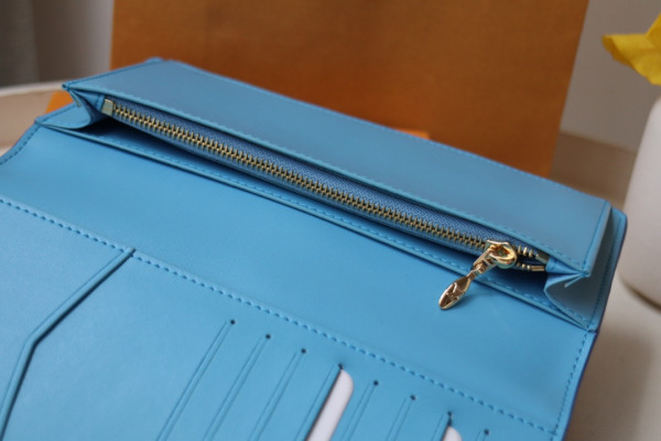 LOUIS VUITTON VERTICAL WALLET [M82441] CELINE CHANEL ACCESSORIES LOEWE SHOES LOUIS VUITTON DIRO YSL OTHER BRAND HANDBAGS BALENCIAGA BOTTEGA VENETA GOYARD HERMES BURBERRY VALENTINO GUCCI FENDI MIUMIU CHLOE PRADA BVLGARI SUITCASE NEW ARRIVAL 
