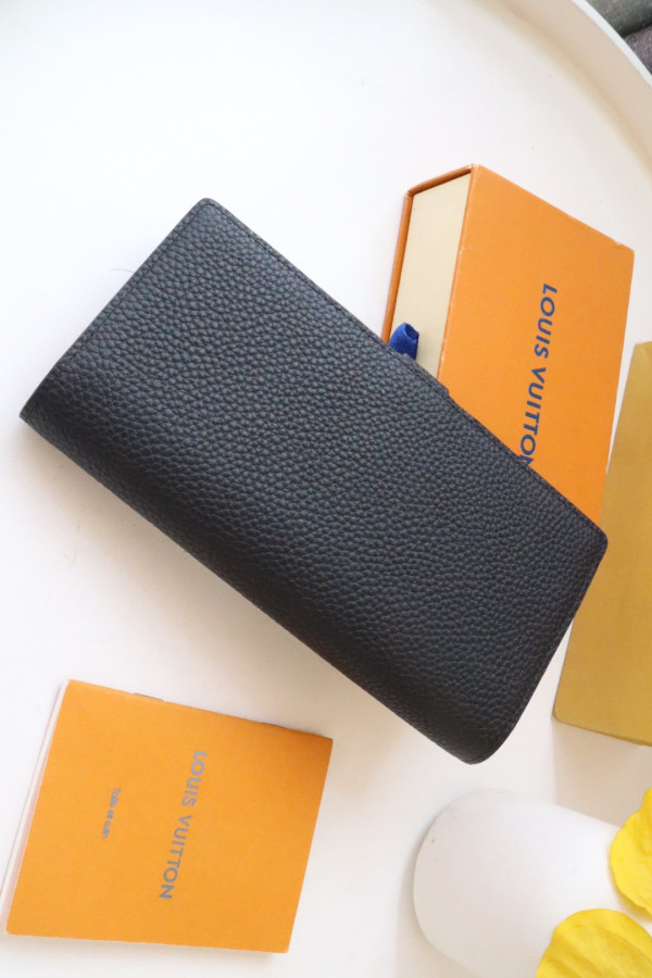 LOUIS VUITTON VERTICAL WALLET [M81330] CELINE CHANEL ACCESSORIES LOEWE SHOES LOUIS VUITTON DIRO YSL OTHER BRAND HANDBAGS BALENCIAGA BOTTEGA VENETA GOYARD HERMES BURBERRY VALENTINO GUCCI FENDI MIUMIU CHLOE PRADA BVLGARI SUITCASE NEW ARRIVAL 