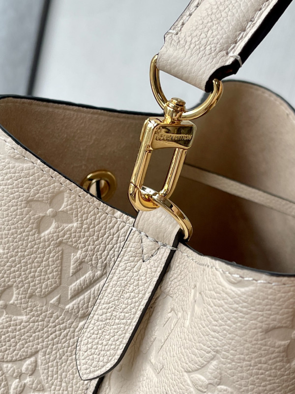 LOUIS VUITTON N?ONO? MM [M46526] CELINE CHANEL ACCESSORIES LOEWE SHOES LOUIS VUITTON DIRO YSL OTHER BRAND HANDBAGS BALENCIAGA BOTTEGA VENETA GOYARD HERMES BURBERRY VALENTINO GUCCI FENDI MIUMIU CHLOE PRADA BVLGARI SUITCASE NEW ARRIVAL 