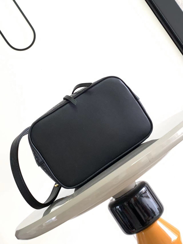 LOUIS VUITTON N?ONO? BB [M22598] CELINE CHANEL ACCESSORIES LOEWE SHOES LOUIS VUITTON DIRO YSL OTHER BRAND HANDBAGS BALENCIAGA BOTTEGA VENETA GOYARD HERMES BURBERRY VALENTINO GUCCI FENDI MIUMIU CHLOE PRADA BVLGARI SUITCASE NEW ARRIVAL 