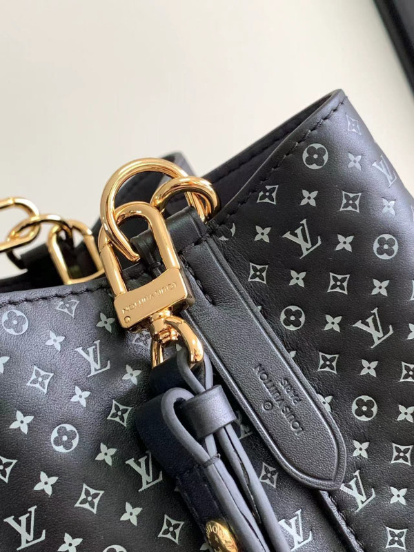 LOUIS VUITTON N?ONO? BB [M22598] CELINE CHANEL ACCESSORIES LOEWE SHOES LOUIS VUITTON DIRO YSL OTHER BRAND HANDBAGS BALENCIAGA BOTTEGA VENETA GOYARD HERMES BURBERRY VALENTINO GUCCI FENDI MIUMIU CHLOE PRADA BVLGARI SUITCASE NEW ARRIVAL 