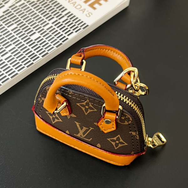 LOUIS VUITTON KAEY CHAIN [M00995] CELINE CHANEL ACCESSORIES LOEWE SHOES LOUIS VUITTON DIRO YSL OTHER BRAND HANDBAGS BALENCIAGA BOTTEGA VENETA GOYARD HERMES BURBERRY VALENTINO GUCCI FENDI MIUMIU CHLOE PRADA BVLGARI SUITCASE NEW ARRIVAL 