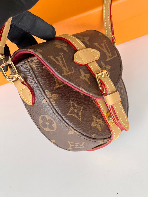 LOUIS VUITTON MICRO CHANTILLY [m] CELINE CHANEL ACCESSORIES LOEWE SHOES LOUIS VUITTON DIRO YSL OTHER BRAND HANDBAGS BALENCIAGA BOTTEGA VENETA GOYARD HERMES BURBERRY VALENTINO GUCCI FENDI MIUMIU CHLOE PRADA BVLGARI SUITCASE NEW ARRIVAL 