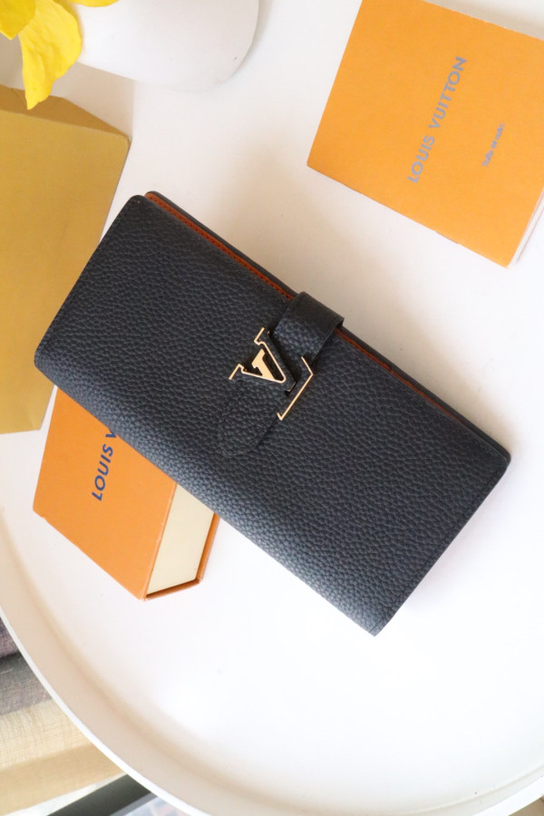 (image for) LOUIS VUITTON VERTICAL WALLET