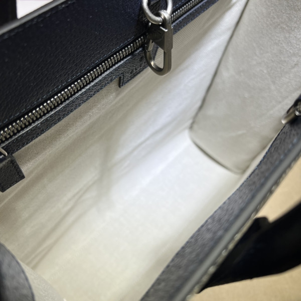GUCCI Gucci GG Supreme Monogram Tote Bag [C1M9N-082430] CELINE CHANEL ACCESSORIES LOEWE SHOES LOUIS VUITTON DIRO YSL OTHER BRAND HANDBAGS BALENCIAGA BOTTEGA VENETA GOYARD HERMES BURBERRY VALENTINO GUCCI FENDI MIUMIU CHLOE PRADA BVLGARI SUITCASE NEW ARRIVAL 