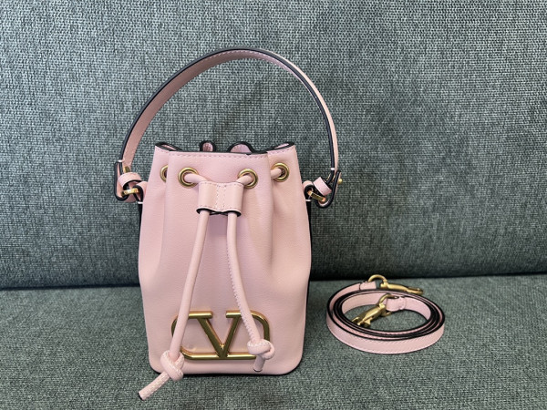 VALENTINO VLOGO Iconographe Mini Canvas Bucket Bag [C1M9N-031744] CELINE CHANEL ACCESSORIES LOEWE SHOES LOUIS VUITTON DIRO YSL OTHER BRAND HANDBAGS BALENCIAGA BOTTEGA VENETA GOYARD HERMES BURBERRY VALENTINO GUCCI FENDI MIUMIU CHLOE PRADA BVLGARI SUITCASE NEW ARRIVAL 